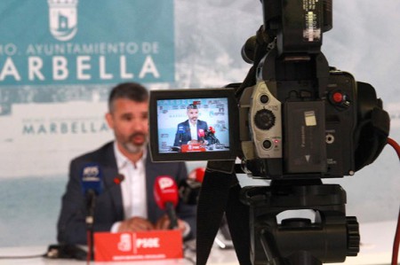El PSOE pide a Muñoz que consulte al sector turístico antes de fijar un plan