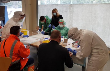 El Ayuntamiento de Marbella oculta la fiabilidad de los test rápidos que utiliza