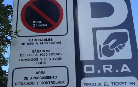 PSOE y OSP pide que se mantenga la gratuidad de la zona azul en Marbella