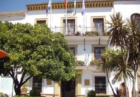 Marbella, tras 25 años de pleitos, evita pagar una deuda de la época de Gil