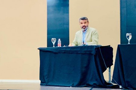 Bernal acusa a Muñoz de quitar dinero a los barrios para "tapar" a la Junta
