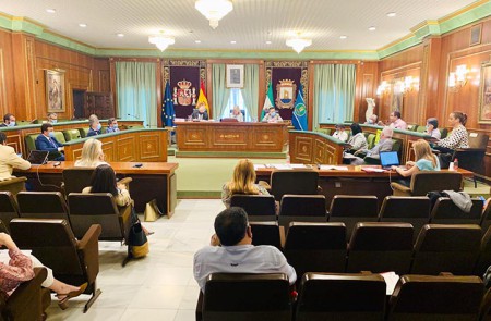El Pleno de Marbella pide al hotel Don Carlos que no despida a 94 trabajadores