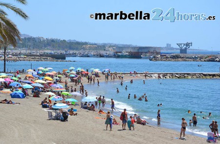 Marbella repartirá 3.500 ceniceros en las playas para recoger las colillas
