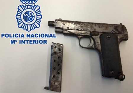 Dispara en Marbella contra el coche de un amigo por una infidelidad
