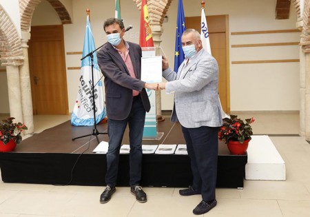 Marbella recibe un certificado por su gestión segura de espacios públicos