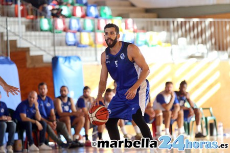 El CB Marbella se asegura la renovación del base Adri Fuentes