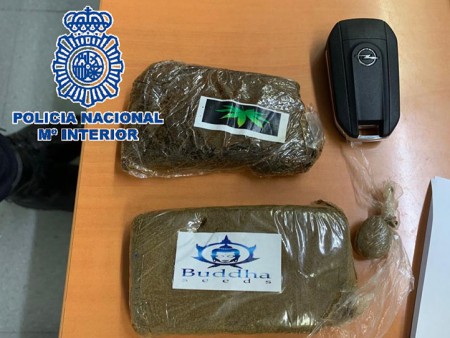 Detenidos dos hombres en Marbella por llevar hachís escondido en un vehículo