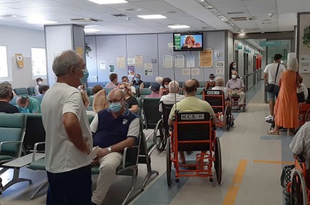 El caos del protocolo "covid" de la Junta desespera a los vecinos de Marbella