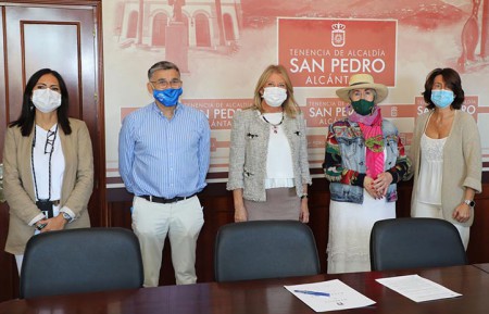 Muñoz subvenciona con 100.000 euros a tres asociaciones de San Pedro