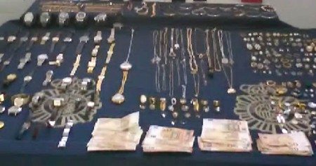 Detenidos en Marbella por robos en viviendas tres falsos revisores de la luz
