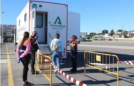 La Junta hará este lunes un cribado aleatorio a 1.000 personas en Marbella 