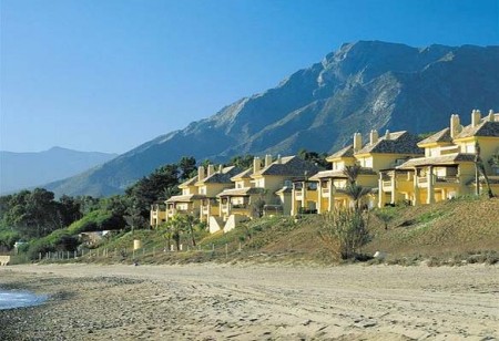 Marbella sigue apostando por el ladrillo: licencia para 70 viviendas en Río Real