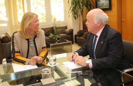 Muñoz pide vacunas mientras las ayudas municipales no llegan a las pymes