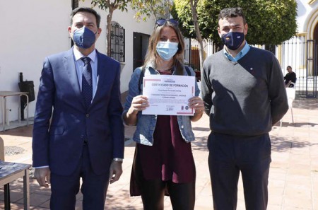 Jóvenes de El Ángel reciben su titulación tras un proyecto de innovación social