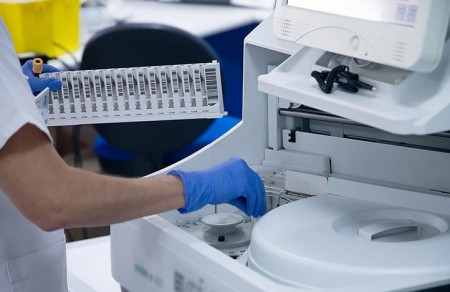Quirónsalud Marbella ofrece pruebas a domicilio para detectar la Covid-19