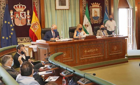 Muñoz convoca un pleno extraordinario tres días antes del ordinario