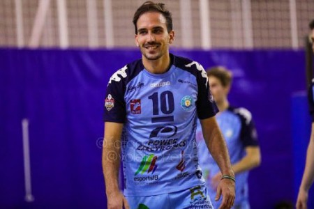 El Costa del Voley se refuerza con el internacional Raúl Muñoz