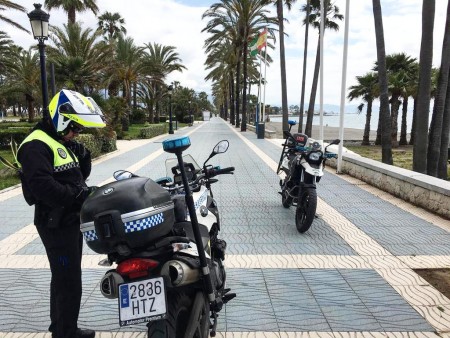 La Policía Local de Marbella levantó más de 900 actas por botellón en 2021