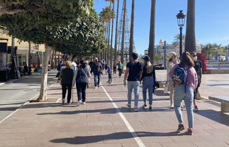 La incidencia covid en Marbella cae a niveles previos a la Navidad