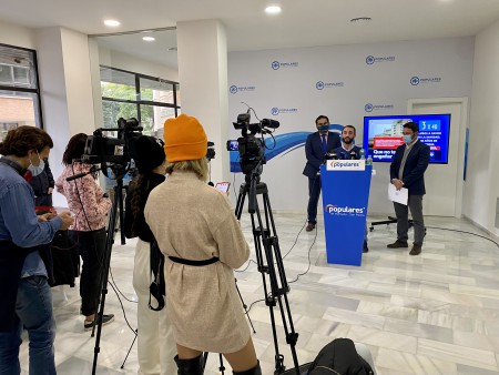 El PP presume de logros en sanidad con el centro de salud de San Pedro cerrado