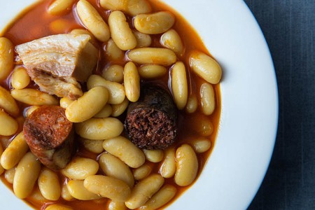 Un restaurante de Marbella, candidato a la mejor fabada del mundo