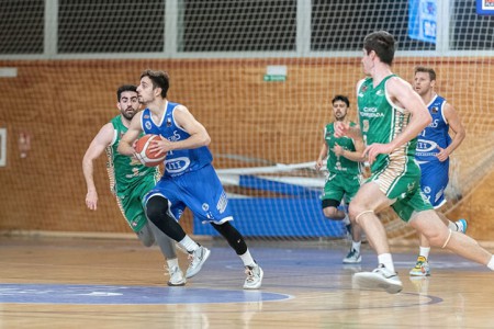 El CB Marbella sucumbe ante el acierto exterior de Ponferrada (68-80)