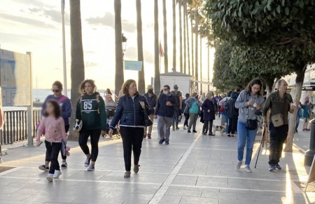 Pequeño descenso de la incidencia covid en mayores de 60 años en Marbella
