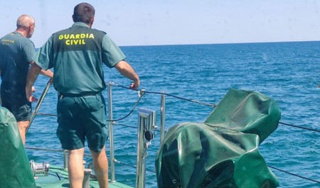 Encuentran un cadáver en el mar en una zona entre Marbella y Mijas