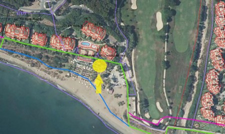 Piden la retirada de un depósito de gas en la playa de Río Real de Marbella