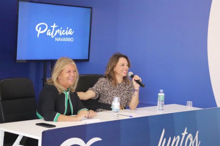 Patricia Navarro mantiene en Marbella un encuentro con afiliados del PP
