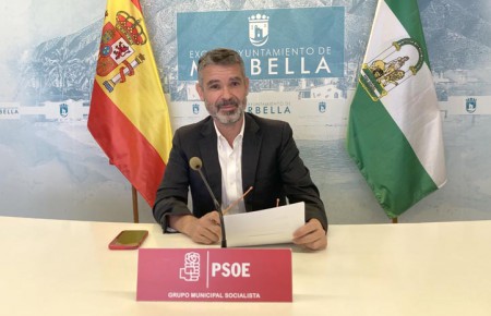 Bernal dice que el paseo marítimo no se va a derribar y pide coherencia a Muñoz