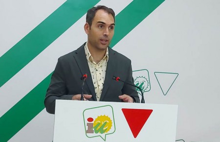 Izquierda Unida ve "insostenible" la situación de Ángeles Muñoz