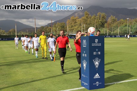 El Marbella FC se mantiene en horario matinal en la visita del Torredonjimeno