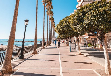 Muñoz regresa de Sevilla sin foto tras firmar el Plan Turístico con la Junta