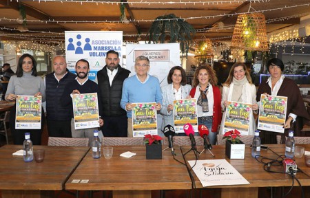 Recorrido en taxi para que los mayores de Marbella vean las luces navideñas