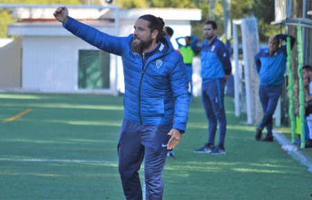 La derrota del Atlético Marbella en Copa le cuesta el puesto a Carlos Gobantes