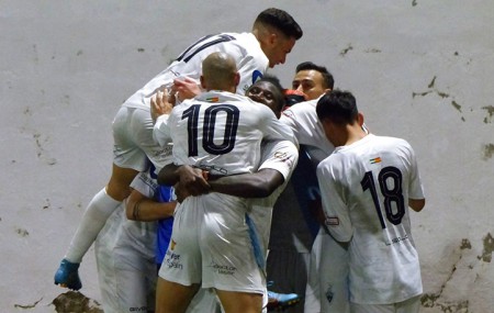 El Atlético Marbella Paraíso logra la victoria en el tiempo añadido en Coín (1-2)