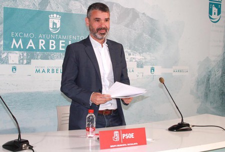 El PSOE pide a Muñoz que no use los espigones para "tapar" sus escándalos