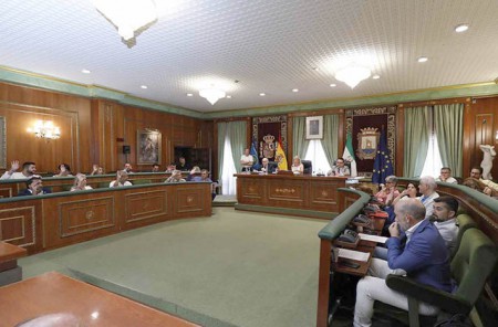 Ángeles Muñoz le cede su puesto en la Mancomunidad a Manuel Cardeña