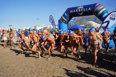 Ignacio Gaitán y Fátima Souissi ganan en la III Travesía a Nado de Marbella