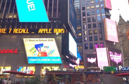 Ángeles Muñoz reaparece con otro viaje a Nueva York, por ahora sin foto