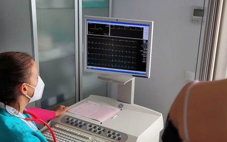 Quirónsalud Marbella aplica una técnica novedosa en el implante de marcapasos