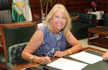La alcaldesa de Marbella también sube el sueldo a los directores generales