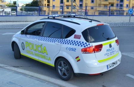 Detenido por atracar un restaurante con una careta de Halloween en Marbella
