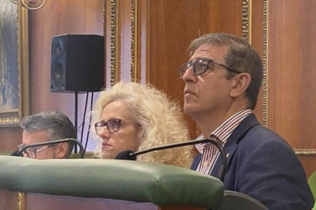 Vox rompe la unidad política contra la violencia de género en Marbella