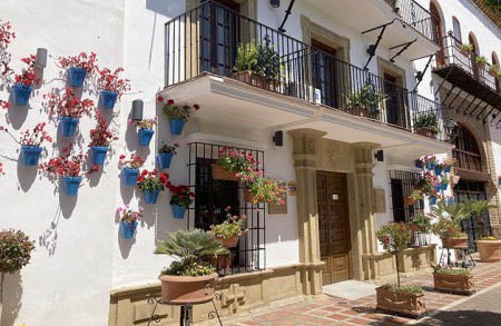 Marbella destinará menos dinero en 2024 a Vivienda, Turismo y Empleo