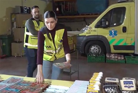 Marbella reparte 40 lotes navideños entre personas mayores vulnerables