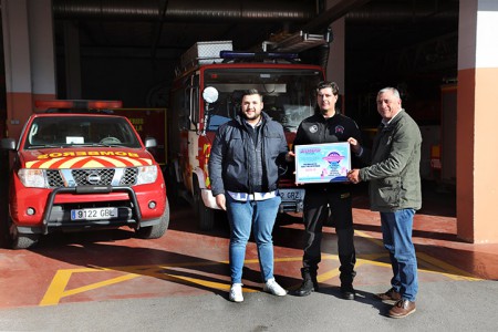 La ONG Bomberos Sin Fronteras recibe la recaudación solidaria del Marbepop
