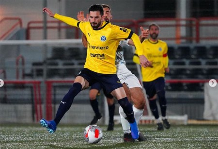 El FC Marbellí asalta el liderato al ganar (2-1) al Atlético Marbella Paraíso