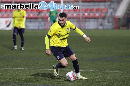 El FC Marbellí afianza el liderato con goleada al Campillos (4-0)